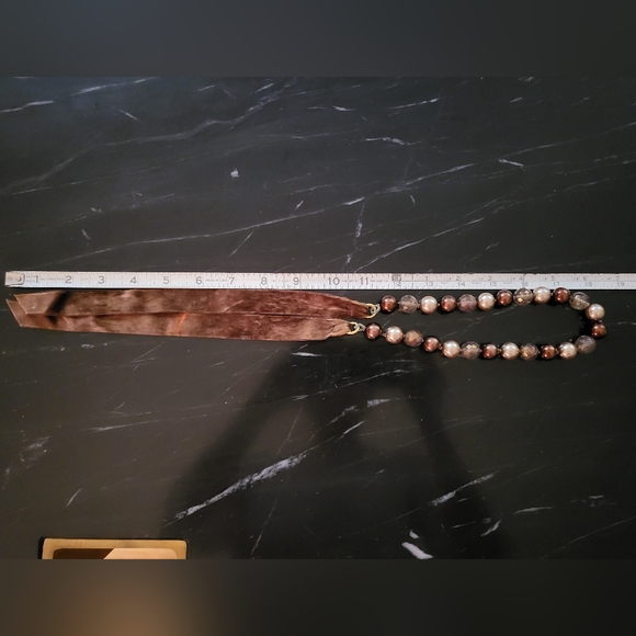 Rich brown glass beaded necklace - Picture 4 of 4